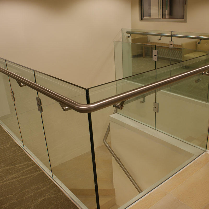 Galss Railing3.jpg